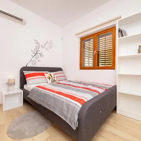 Al Pino Blue Holiday home Premantura